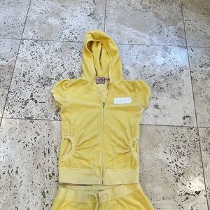 Juicy couture lounge set in perfect condition. An original!